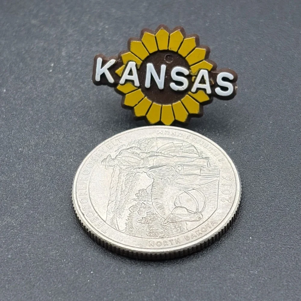Kansas Sunflower State Flower Plastic Lapel Hat Pin